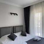 아파트 Moni Homes 페티예
