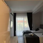 아파트 Moni Homes
